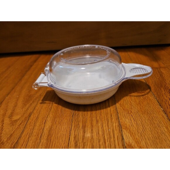 Nordic Ware Microwave Eggs 'N Muffin Breakfast Sandwich Cooker - Picture 1 of 6